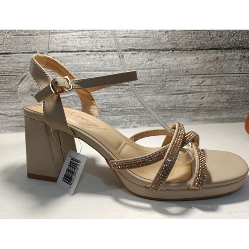 Sandalia plataforma blanca, beije, negra