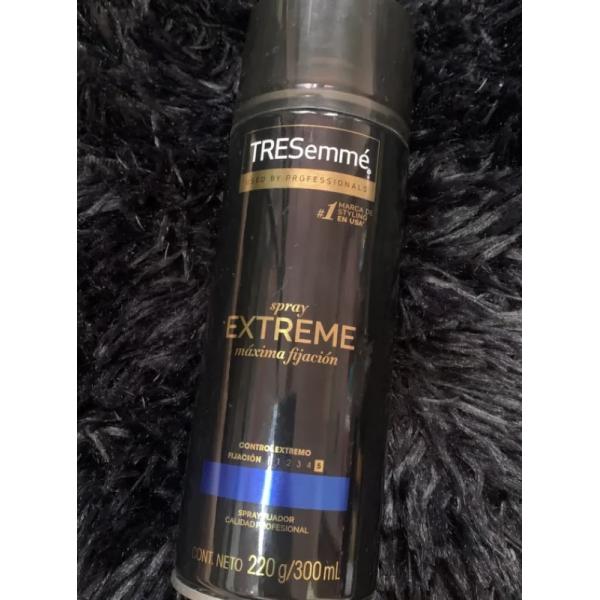 Laca Tresemmè Extreme