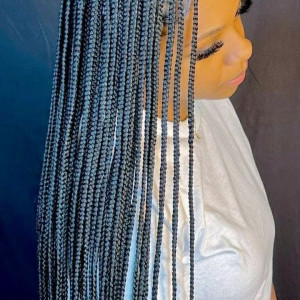 Knotless braids 